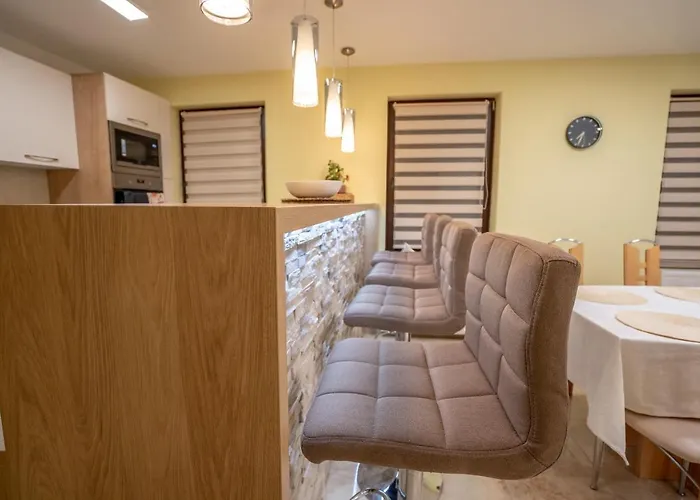 Roots Redwood Brasov