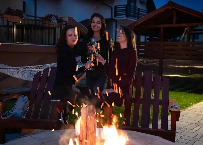 Guest house Roots Redwood *