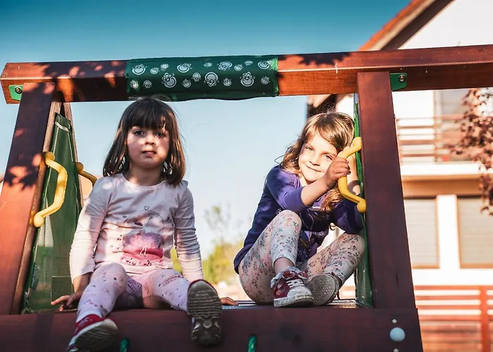 Roots Redwood Brasov