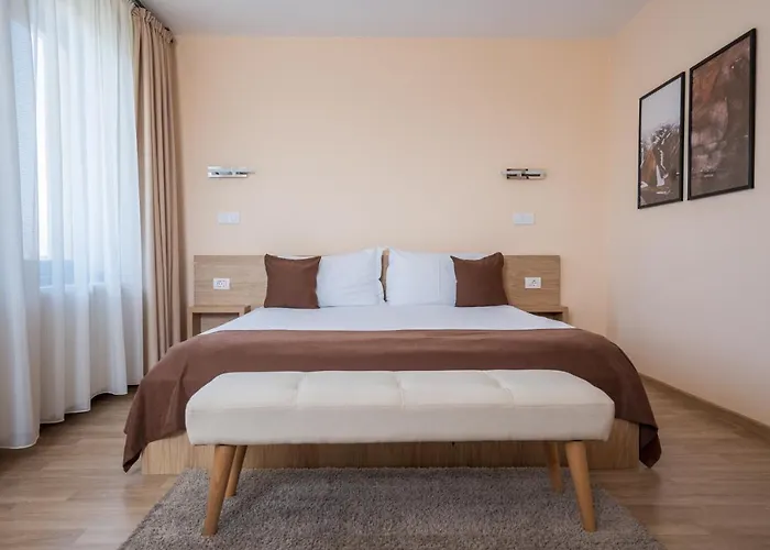 Guest house Roots Redwood *