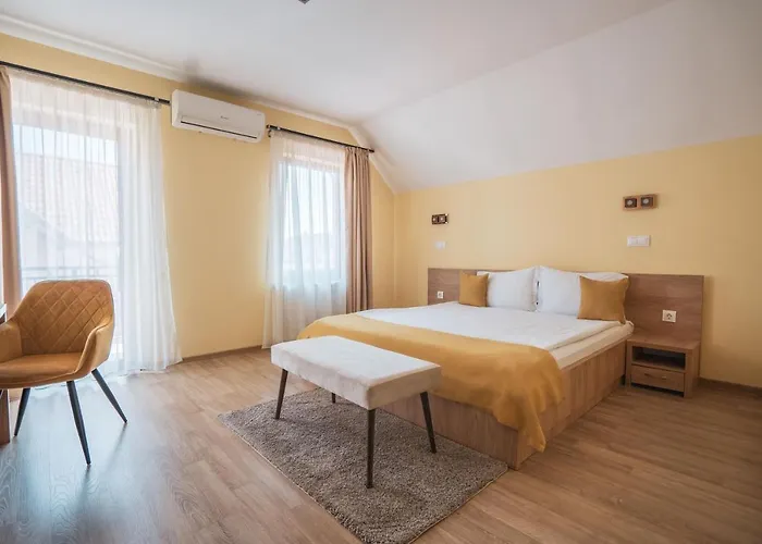 Roots Redwood Guest house Brasov