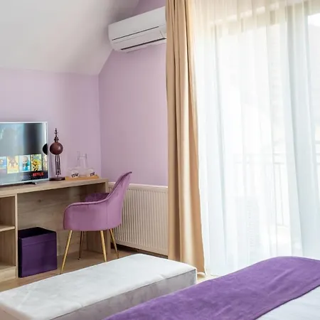 Gæstehus Roots Redwood *