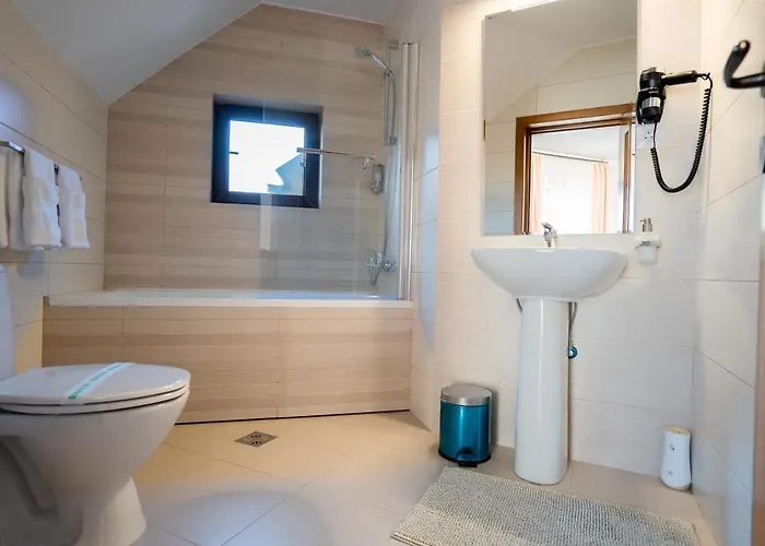 Roots Redwood * Braşov