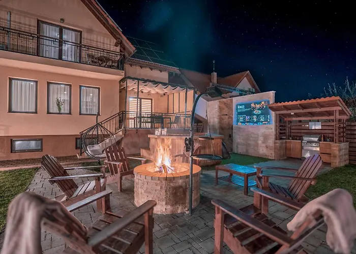 Roots Redwood Gæstehus *